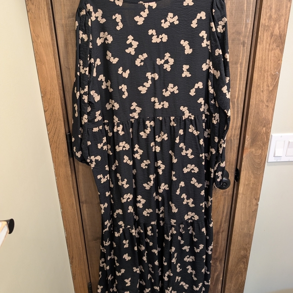 a new day Black and Cream Floral Long Sleeve Dress - Picture 4 of 4